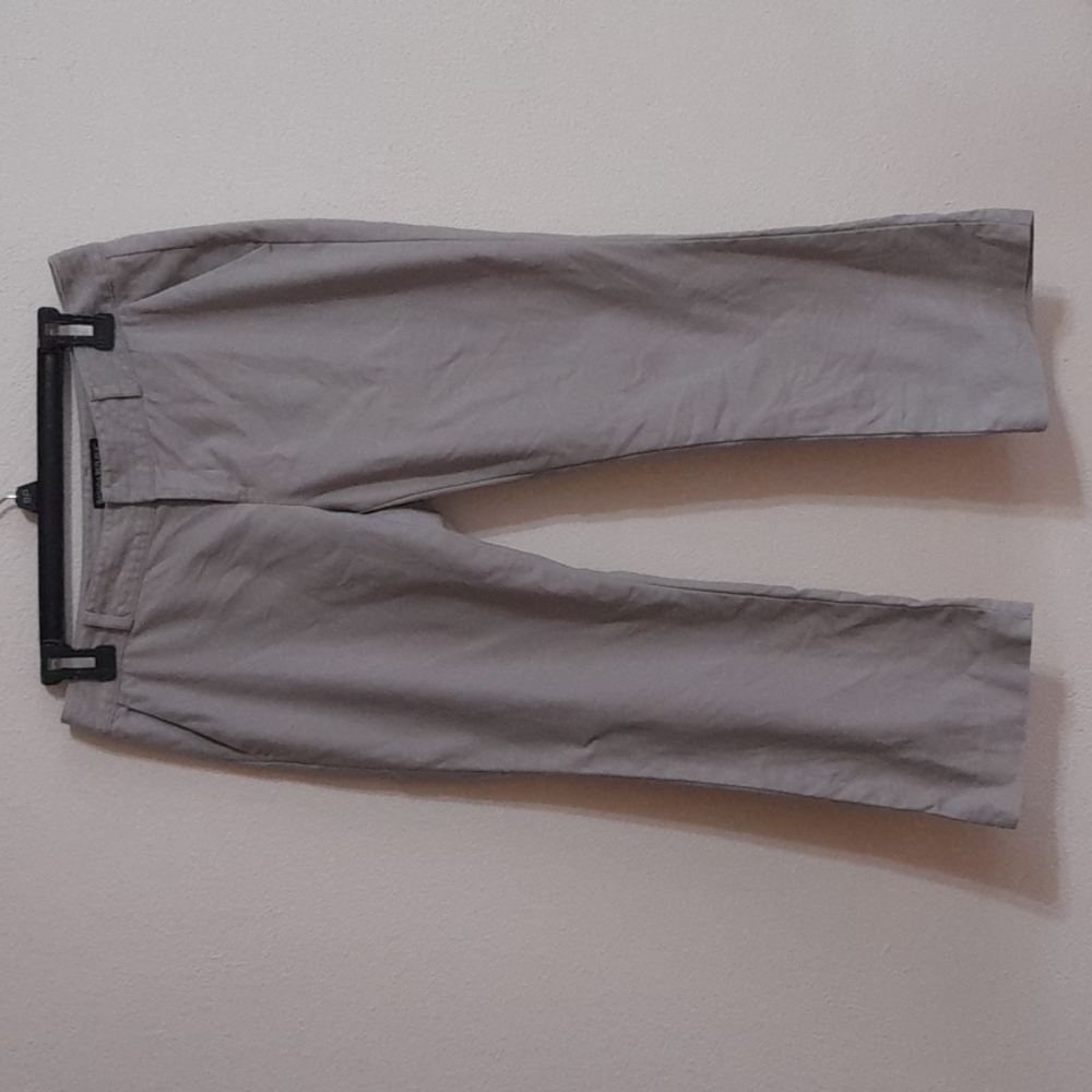 Banana Republic Khaki Capri 4P